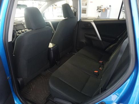 Used 2016 Toyota RAV4 LE AWD/4WD image 17