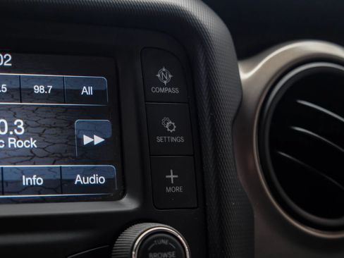 Used 2018 Jeep Wrangler Unlimited Sport S AWD/4WD image 31