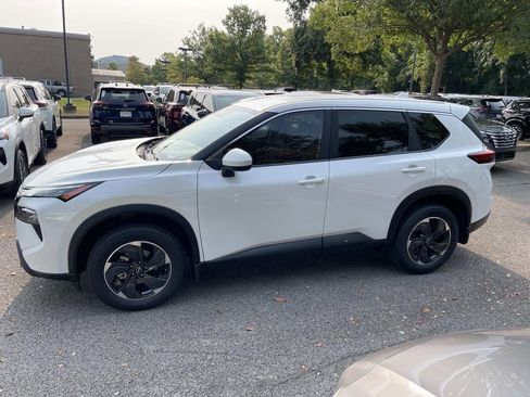 New 2026 Nissan Rogue SV AWD/4WD image 4