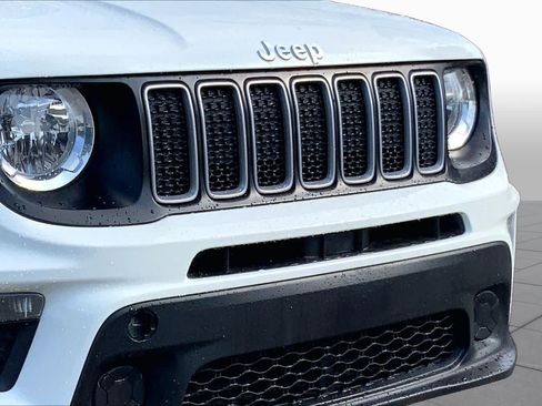 Used 2023 Jeep Renegade Latitude AWD/4WD image 26