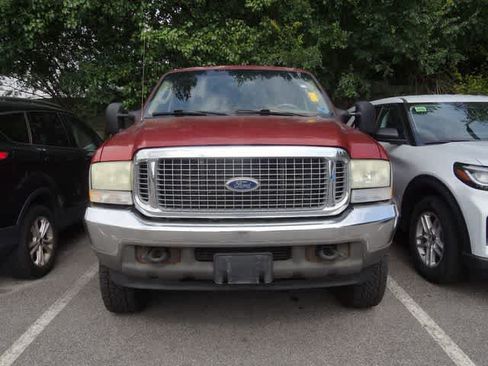 Used 2004 Ford Excursion XLT AWD/4WD image 2