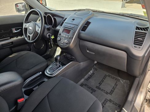 Used 2013 Kia Soul + image 27