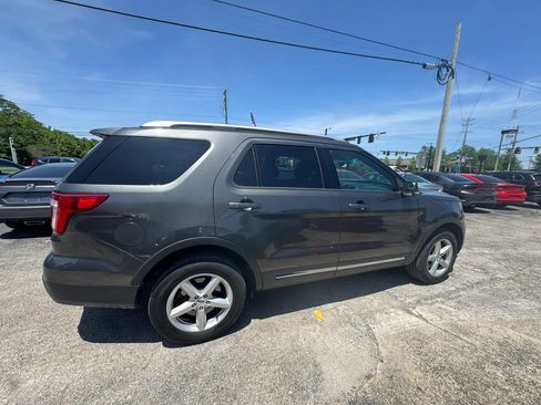 Used 2016 Ford Explorer XLT w/ Equipment Group 201A AWD/4WD image 7