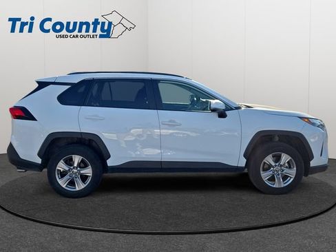 Used 2025 Toyota RAV4 XLE AWD/4WD image 8