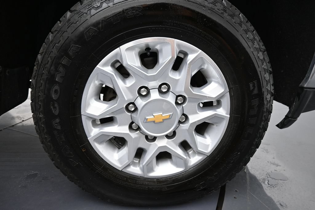 Used 2023 Chevrolet Silverado 2500 LT AWD/4WD image 32