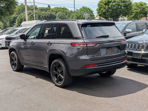 Certified 2023 Jeep Grand Cherokee Altitude AWD/4WD image 5