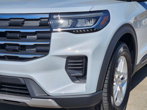 New 2026 Ford Explorer Active RWD image 10