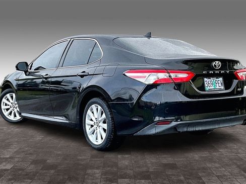 Used 2019 Toyota Camry LE image 13