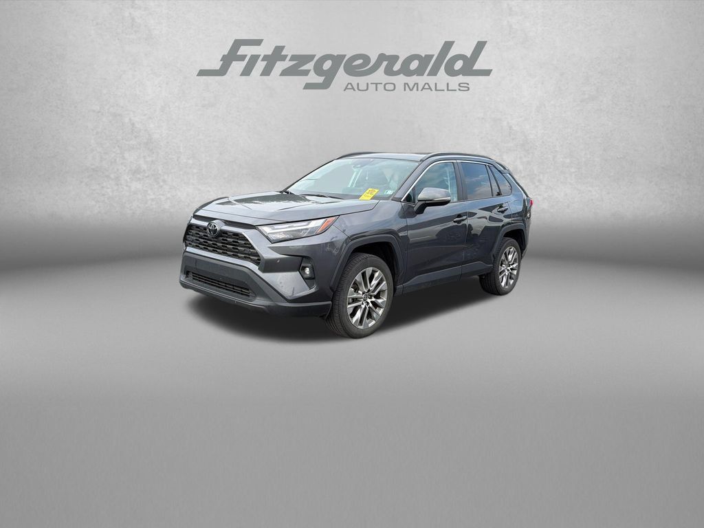 Used 2022 Toyota RAV4 XLE Premium AWD/4WD image 3