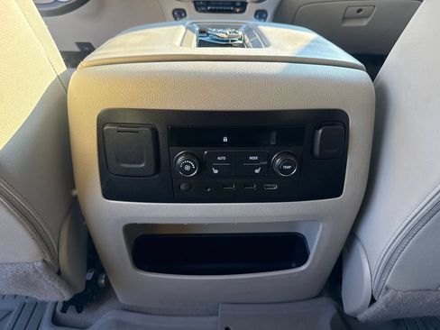 Used 2020 GMC Yukon Denali w/ Denali Ultimate Package AWD/4WD image 29