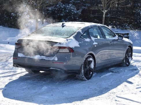 Used 2023 Honda Accord Sport image 7