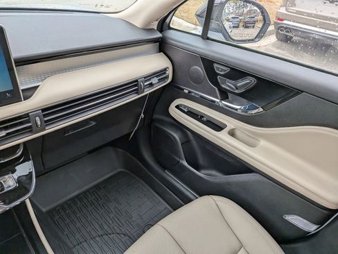 New 2026 Lincoln Corsair Premiere image 20