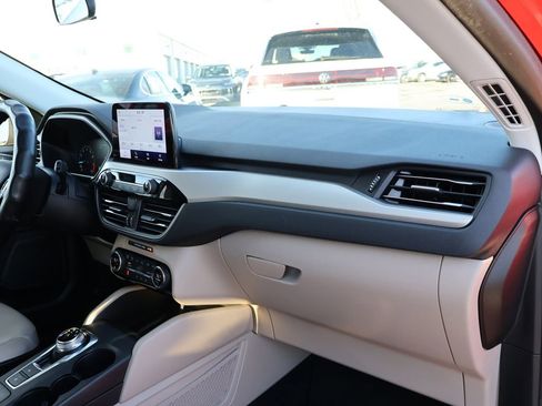 Used 2021 Ford Escape SEL image 13