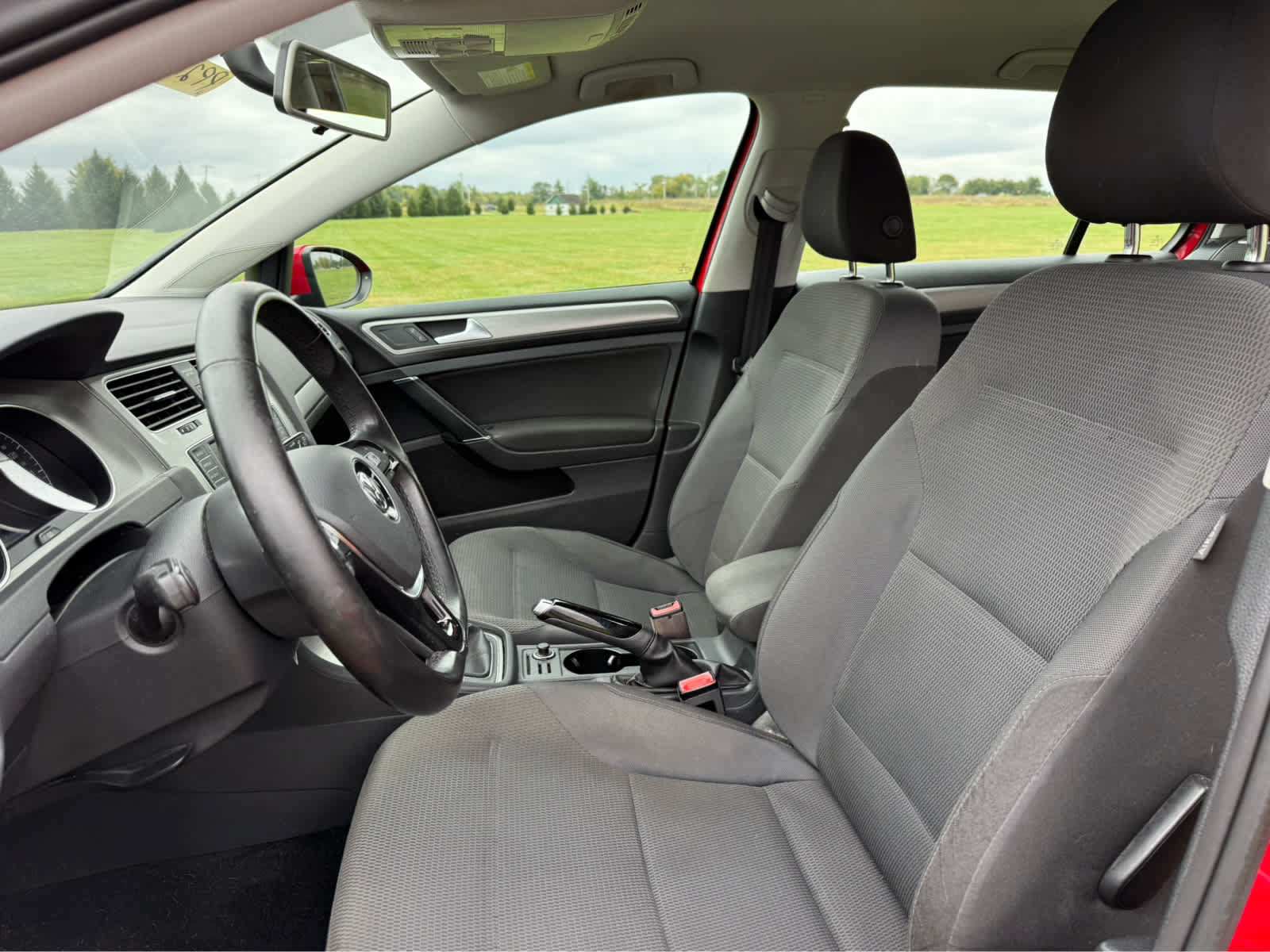 Used 2017 Volkswagen Golf S FWD image 13