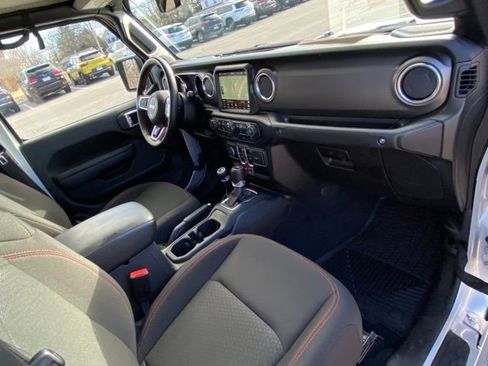 Used 2022 Jeep Gladiator Rubicon w/ Cold Weather Group image 23