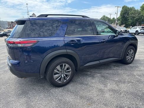 Used 2025 Nissan Pathfinder SV FWD image 6