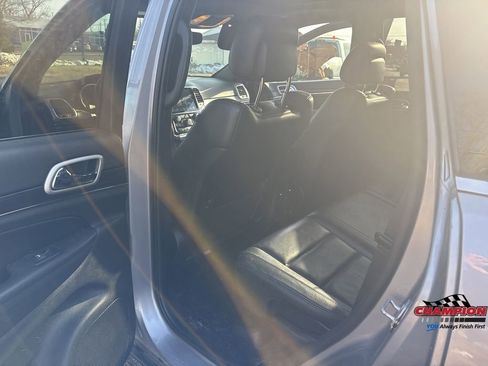 Used 2020 Jeep Grand Cherokee Limited image 27