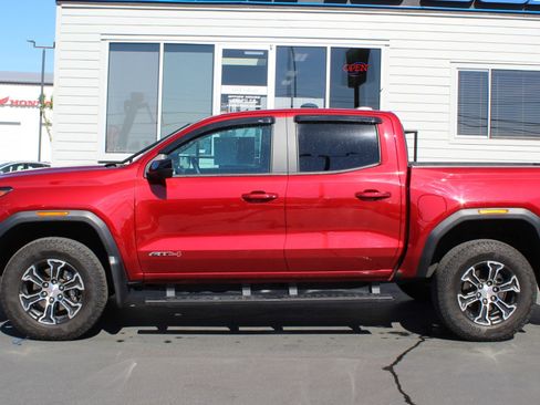 Used 2023 GMC Canyon AT4 w/ Technology Package AWD/4WD image 3