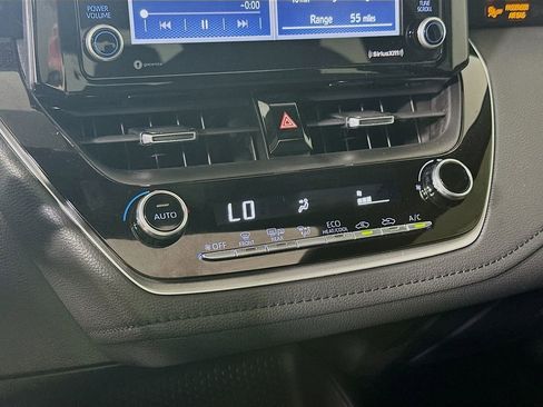 Used 2022 Toyota Corolla SE w/ SE Premium Package image 14