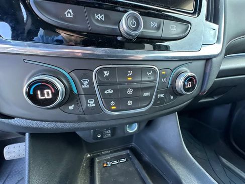 Used 2023 Chevrolet Traverse RS AWD/4WD image 18