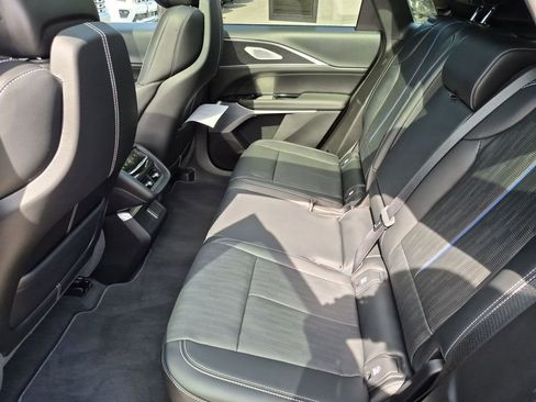 Used 2026 Cadillac Lyriq V AWD/4WD image 18