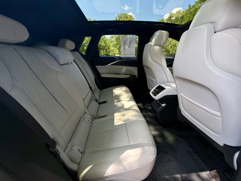 Used 2024 Cadillac Lyriq Sport RWD image 25
