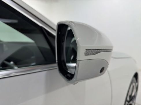 Used 2025 BMW i5 xDrive40 w/ Premium Package image 26