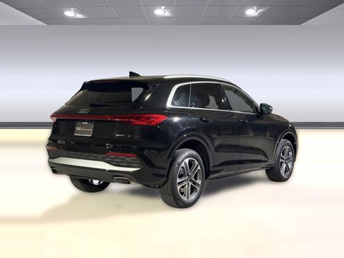 Certified 2025 Audi Q5 Premium w/ Convenience Package image 9