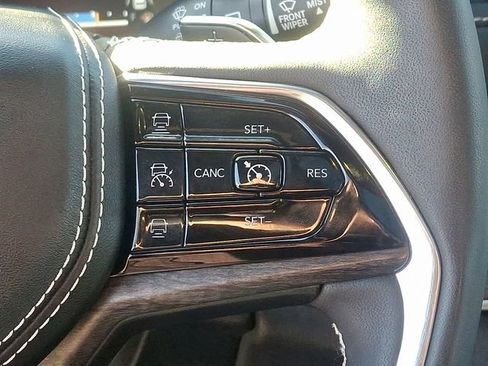Used 2023 Jeep Grand Cherokee L Overland AWD/4WD image 25
