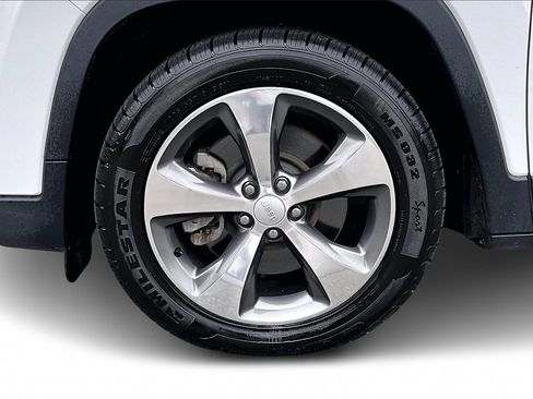 Certified 2020 Jeep Cherokee Limited image 30