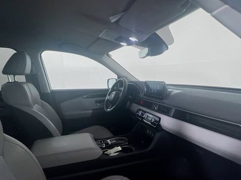 Certified 2025 Honda Pilot EX-L image 10