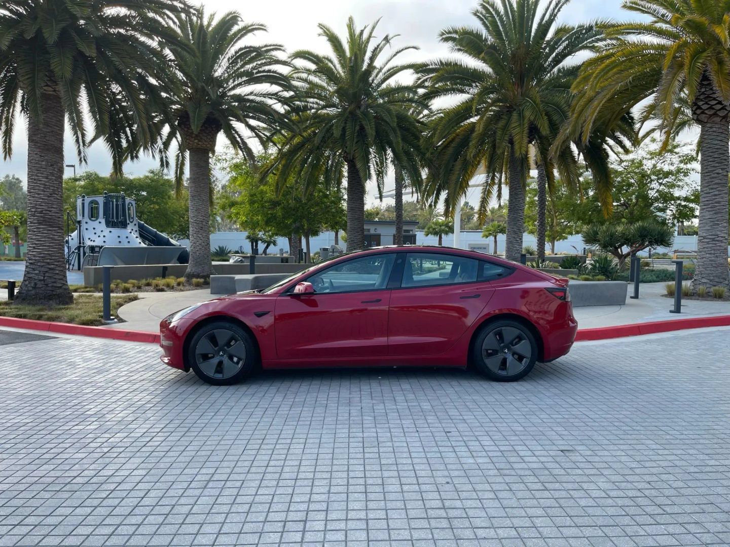 Used 2021 Tesla Model 3 Standard Range Plus RWD image 4