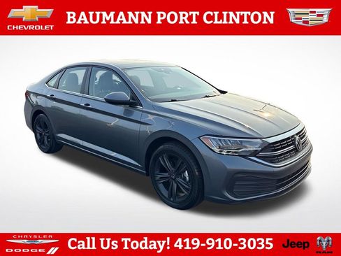 Used 2022 Volkswagen Jetta SE FWD image 1