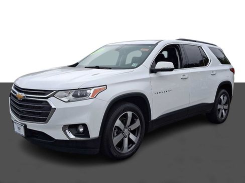 Used 2021 Chevrolet Traverse LT w/ LT Premium Package AWD/4WD image 3