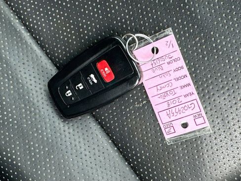 Used 2018 Toyota Camry XSE image 37