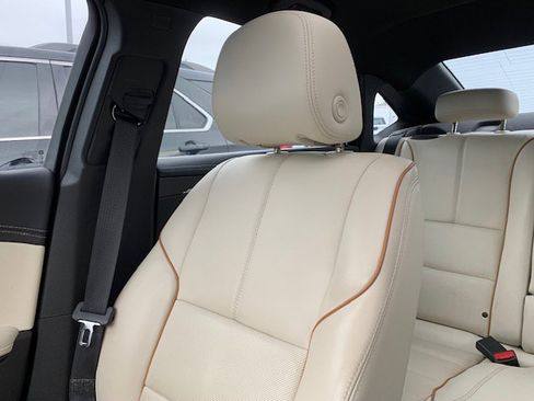 Used 2018 Chevrolet Impala Premier w/ Premier Confidence Package image 17