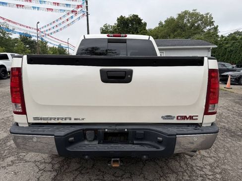Used 2009 GMC Sierra 1500 SLT w/ White Diamond Edition AWD/4WD image 8