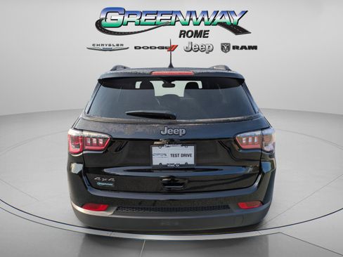 New 2026 Jeep Compass Latitude image 6