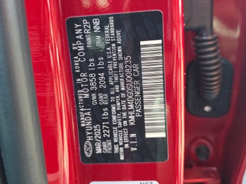 Used 2025 Hyundai Elantra Sport FWD image 9