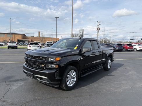 Used 2021 Chevrolet Silverado 1500 Custom image 4