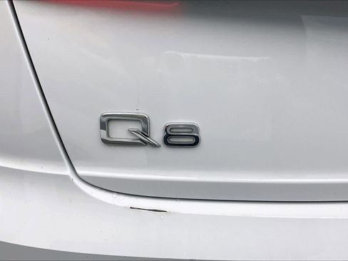 Certified 2023 Audi Q8 Premium image 33