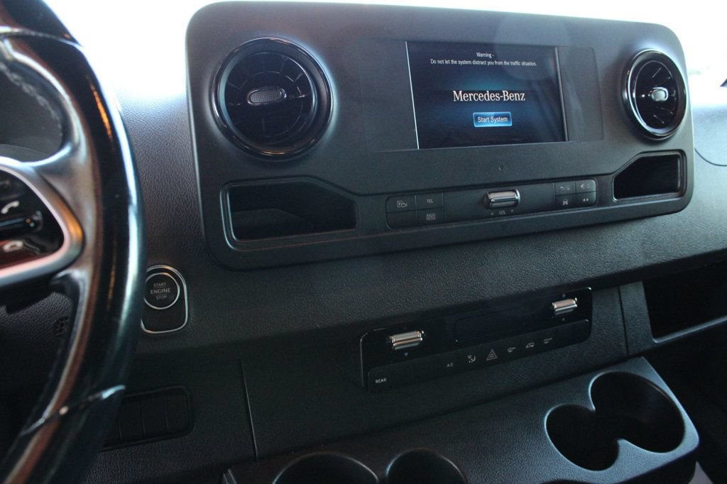 Used 2022 Mercedes-Benz Sprinter 2500 image 12