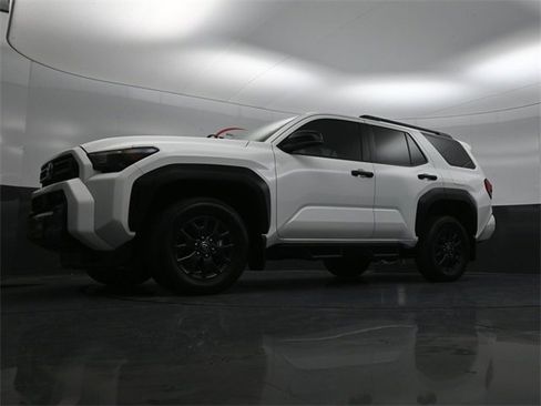 Used 2025 Toyota 4Runner SR5 image 27