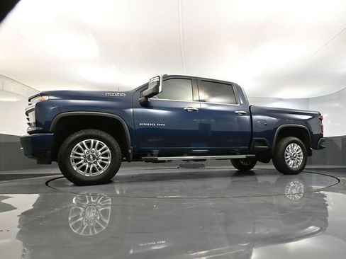 Used 2022 Chevrolet Silverado 2500 High Country w/ Z71 Off-Road Package image 58