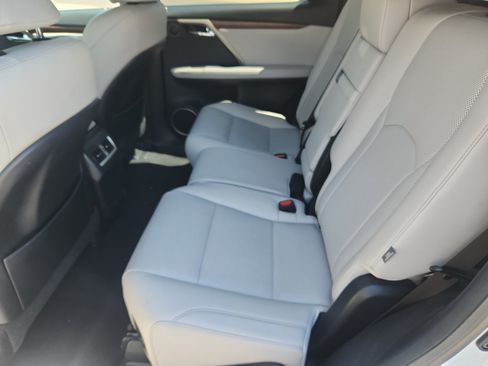 Certified 2021 Lexus RX 350L Premium w/ Premium Package AWD/4WD image 17