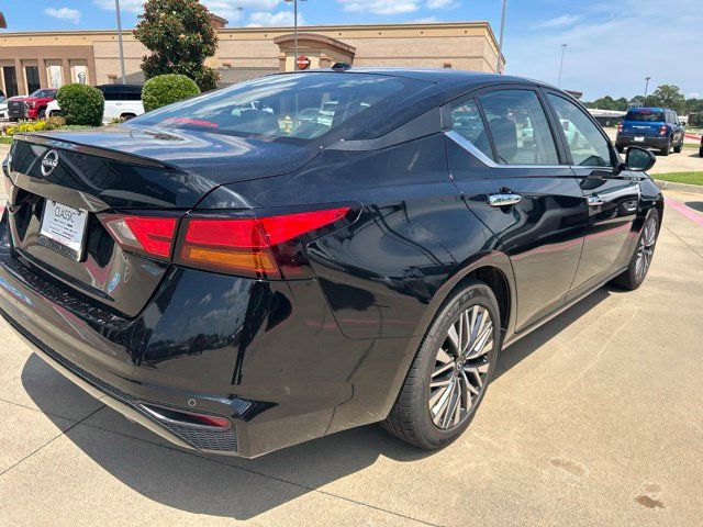 Used 2025 Nissan Altima 2.5 SV FWD image 10
