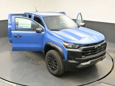 Used 2025 Chevrolet Colorado Trail Boss AWD/4WD image 45