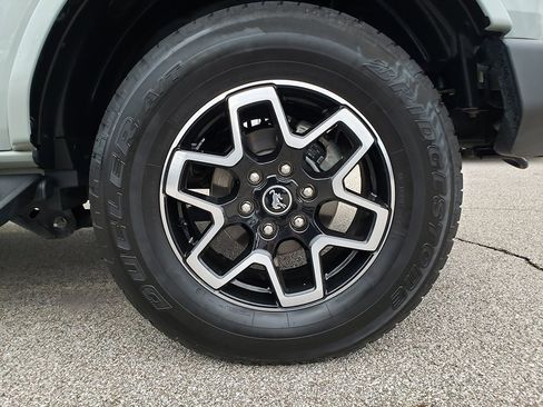 Used 2024 Ford Bronco Outer Banks image 15