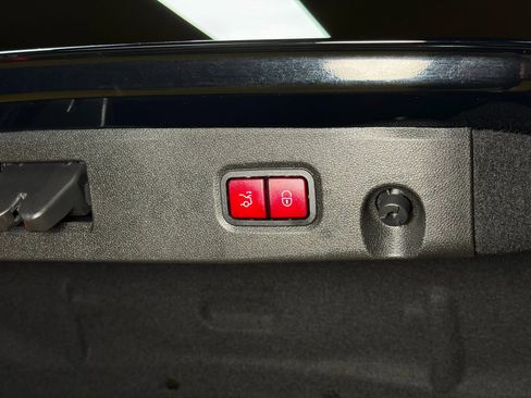 Used 2013 Mercedes-Benz CLS 550 image 13