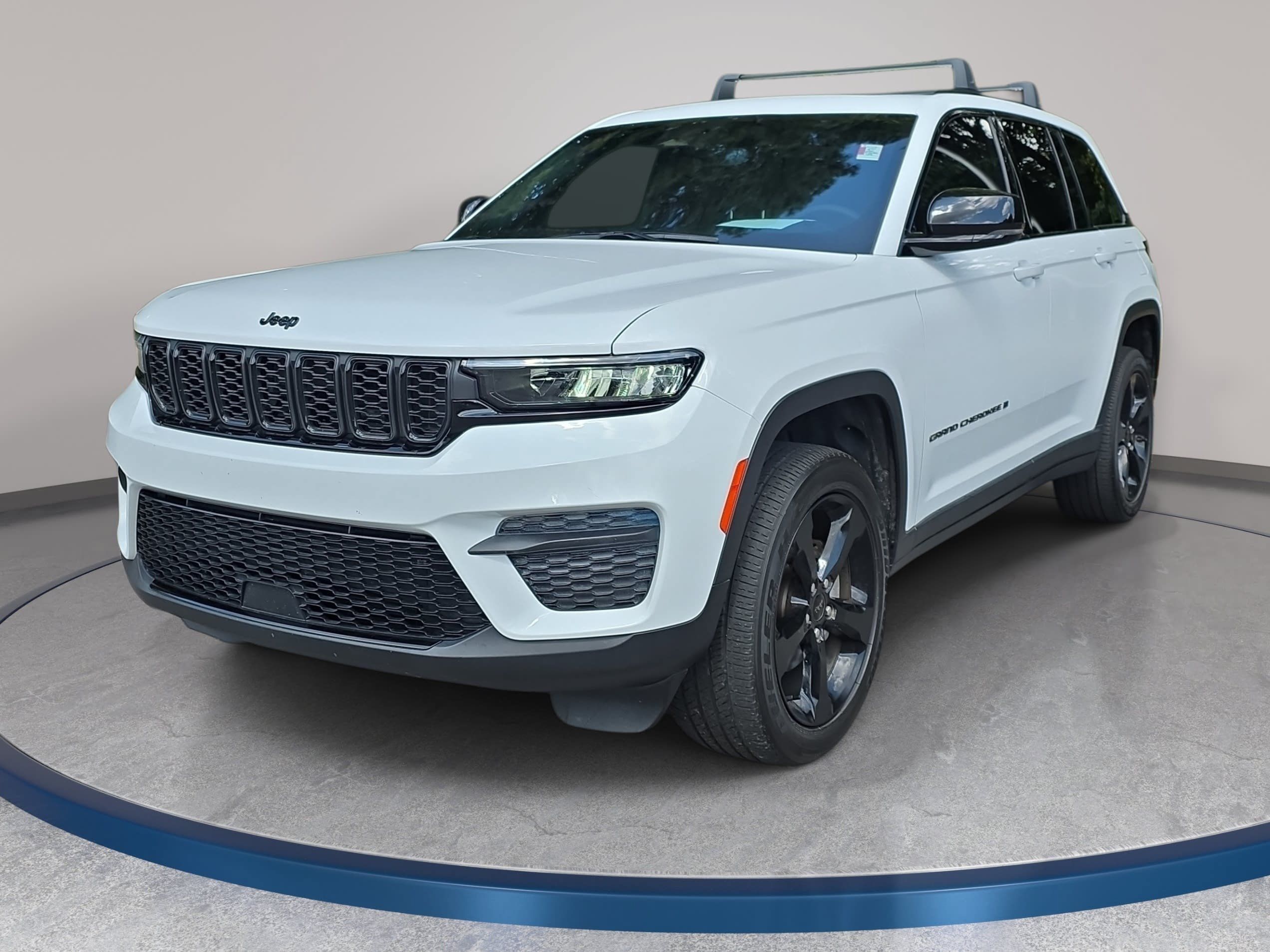 Used 2023 Jeep Grand Cherokee Altitude AWD/4WD image 1